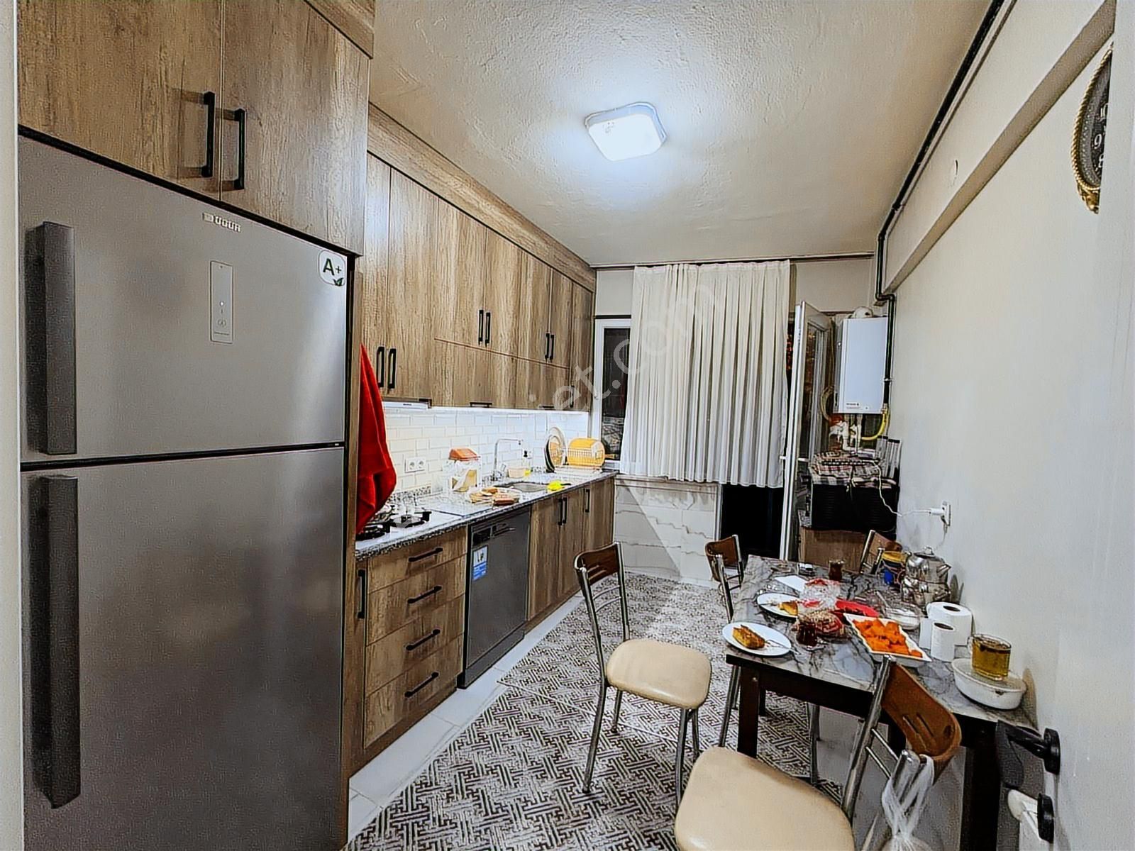 Erkaya'dan Çınar'da 3+1 145m2 Masrafsiz Full Tadilatli Daire - Görsel 12