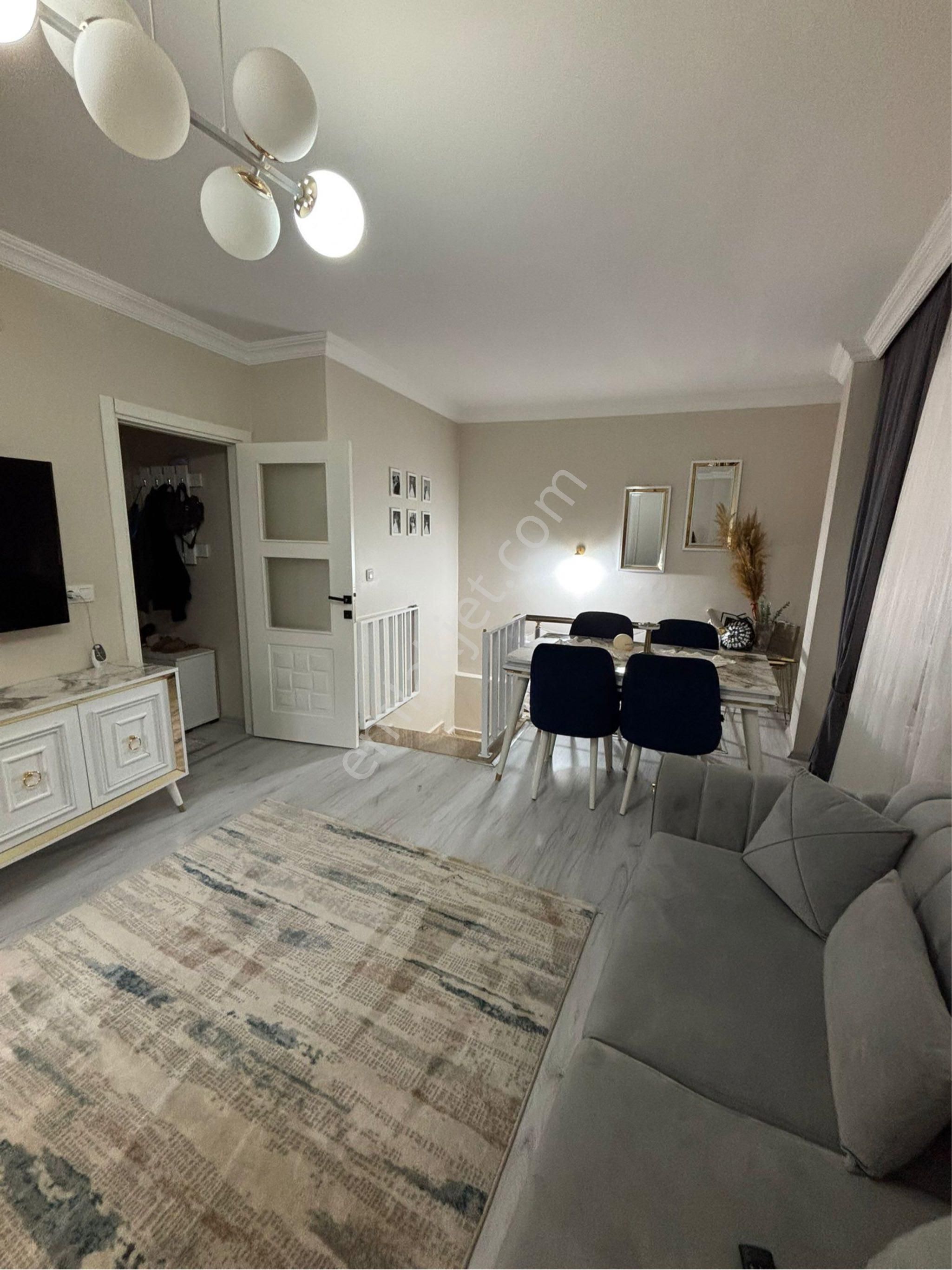 Sancaktepe Veysel Karani Mahallesi'nde Satılık 2 + 1 Toprak Temassız Daire