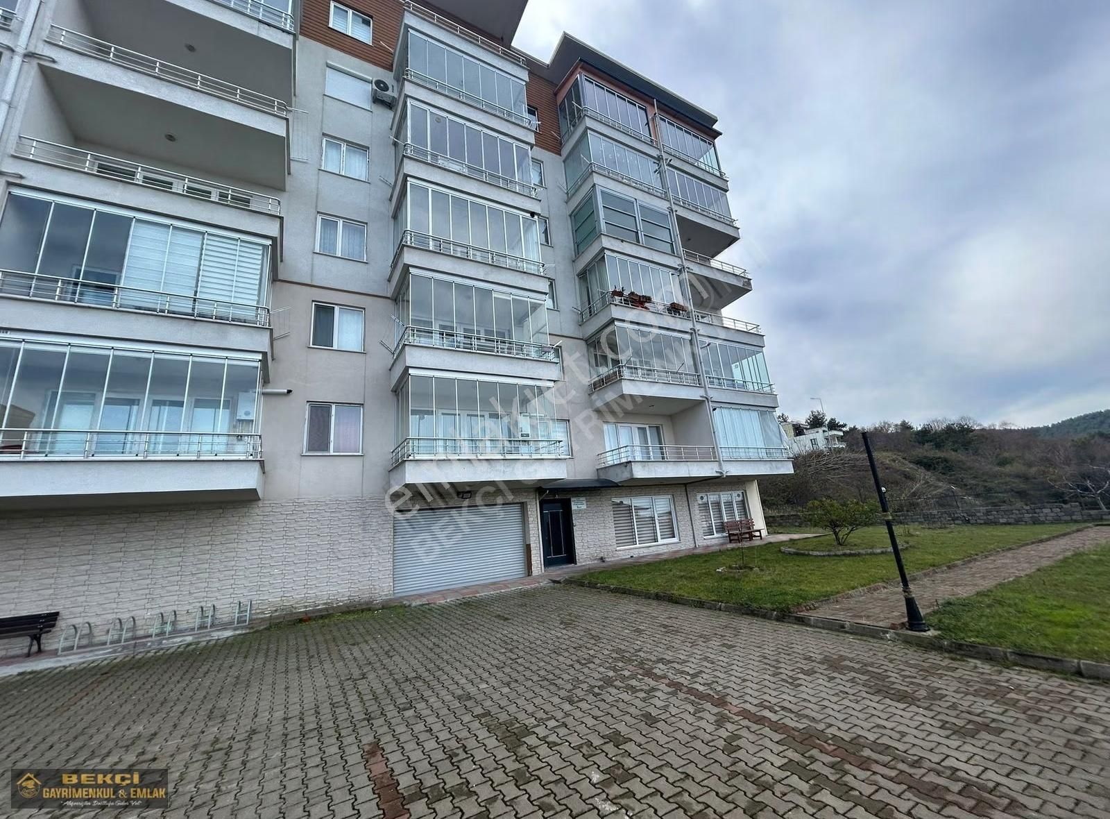 Amasrada Site İçi Eşyalı Satılık 1+1 Daire Bölgenin Uygunu - Görsel 8