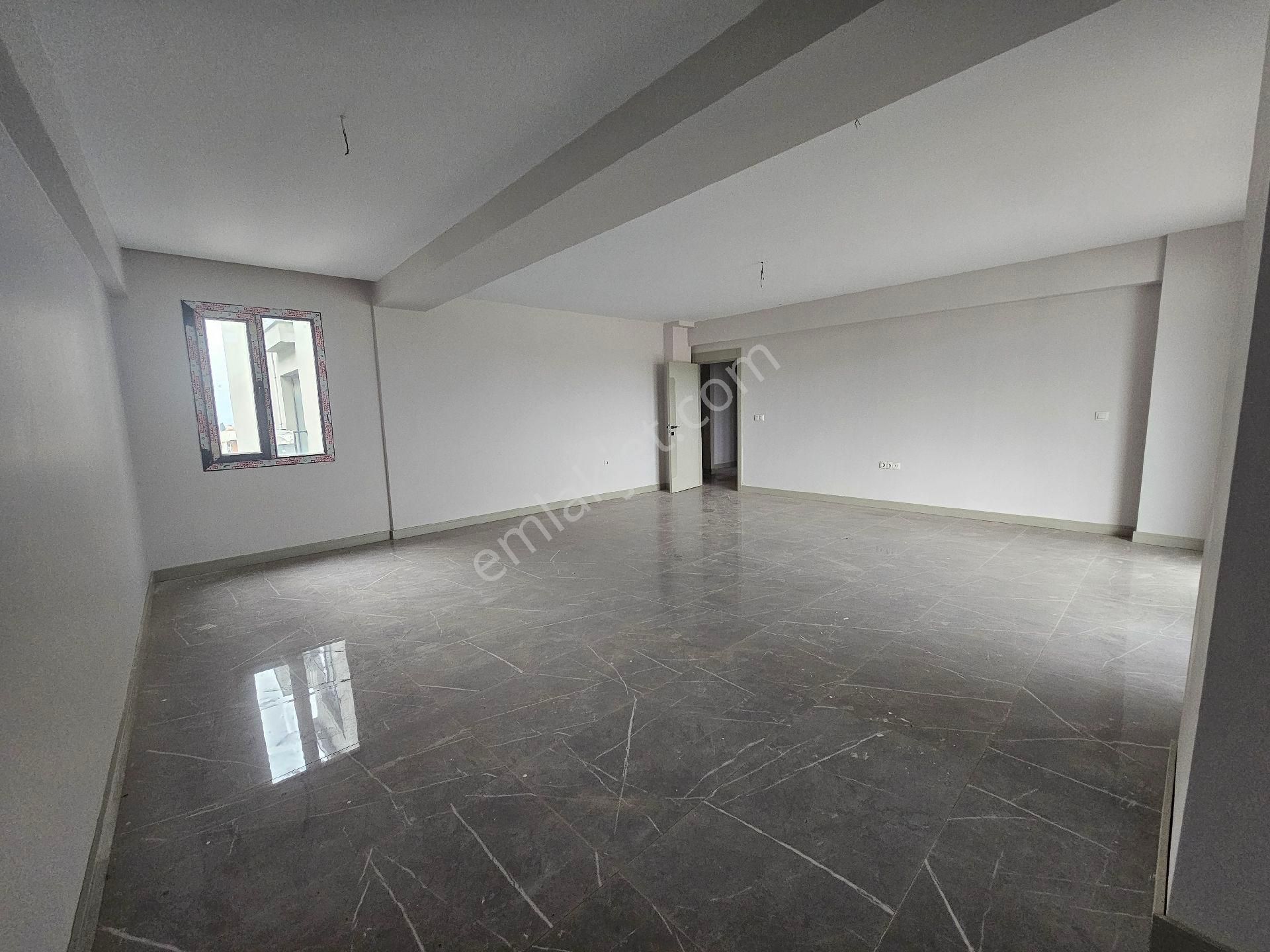 Menemen Devlet Hastanesi Konumunda | Site İçinde | Havuzlu | Otoparklı | 4+1 Lüks Kiralık Daire - Görsel 4