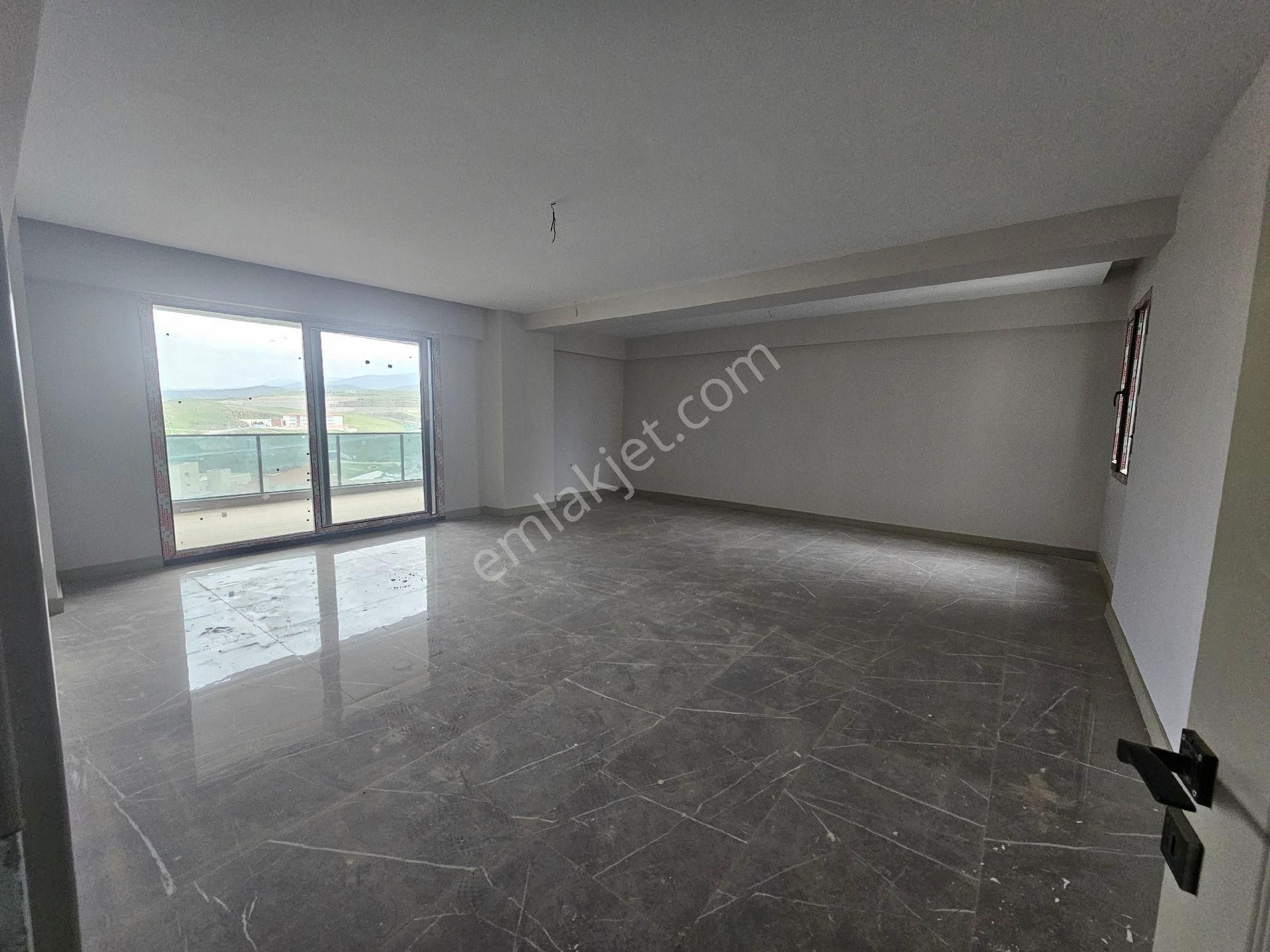 Menemen Devlet Hastanesi Konumunda | Site İçinde | Havuzlu | Otoparklı | 4+1 Lüks Kiralık Daire - Görsel 3