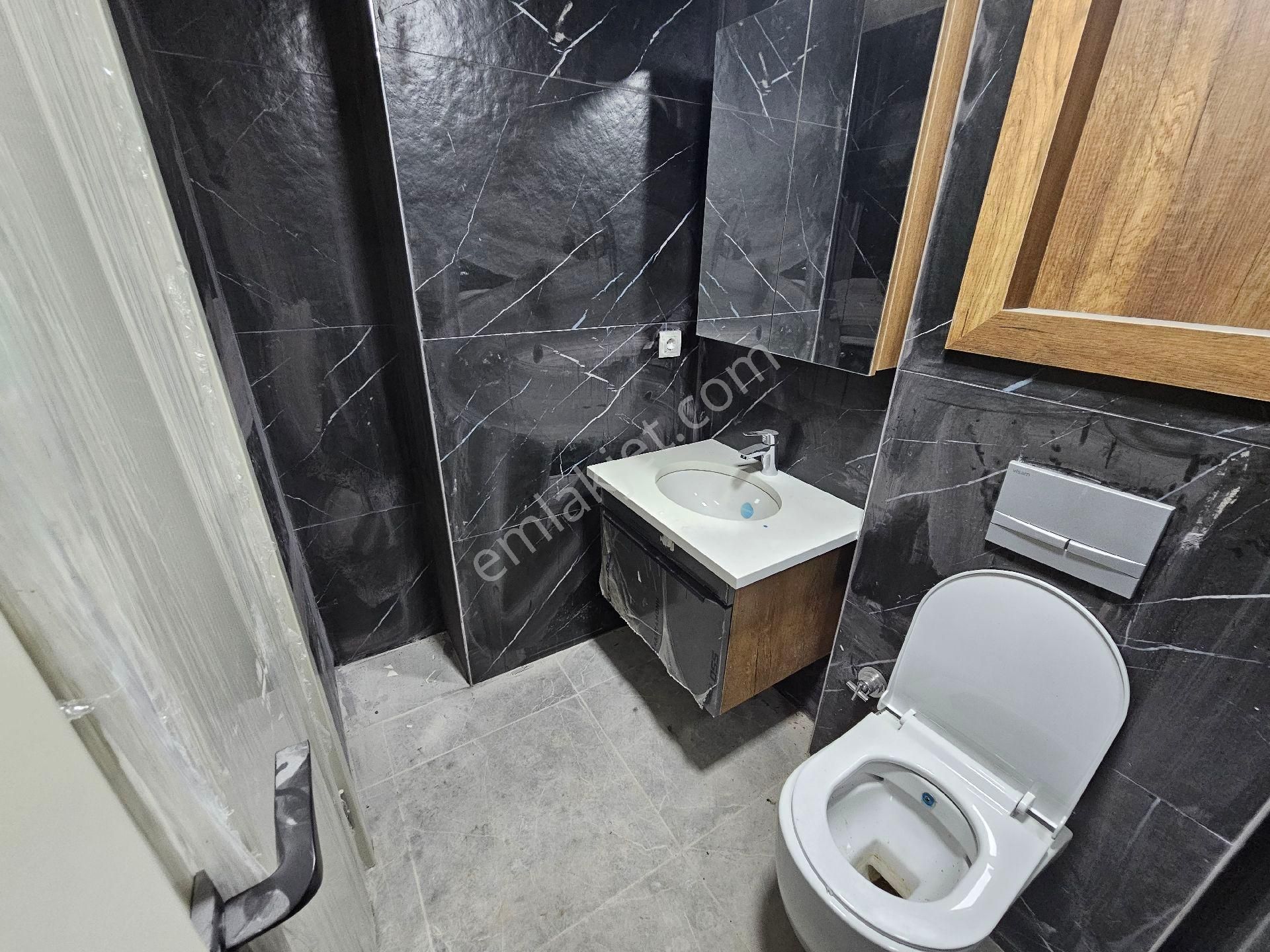 Menemen Devlet Hastanesi Konumunda | Site İçinde | Havuzlu | Otoparklı | 4+1 Lüks Kiralık Daire - Görsel 19