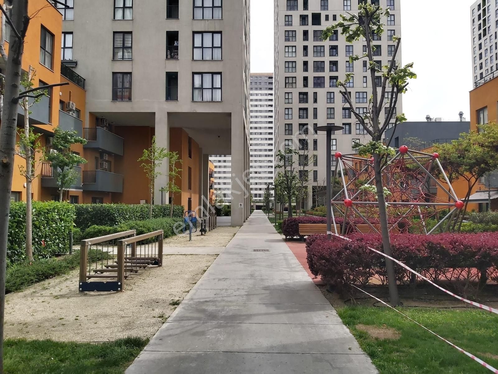 Hep İstanbul'da 23. Kat 2+1 125m2 Ebeveyin Banyolu Komple Eşyalı - Görsel 30