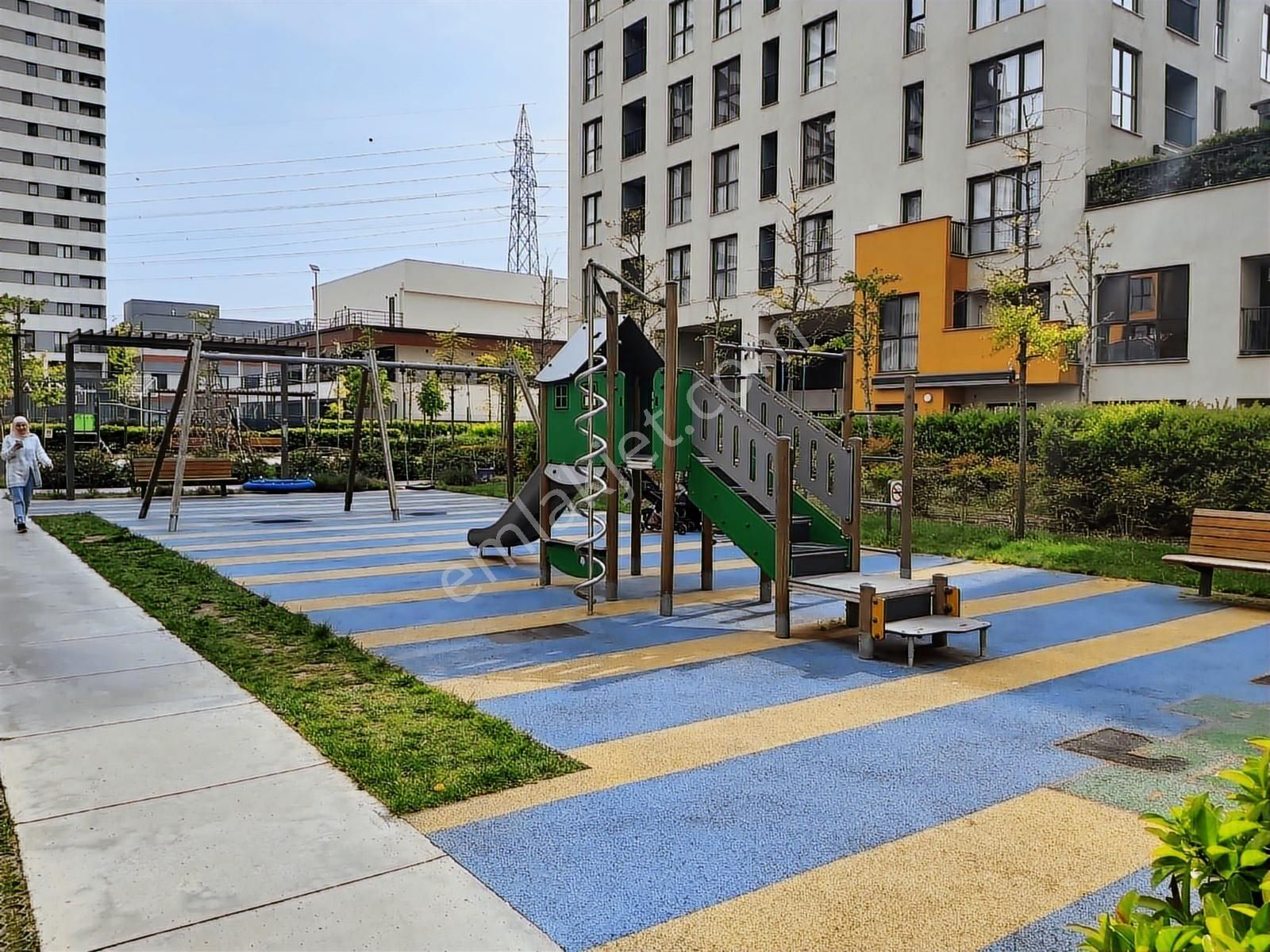 Hep İstanbul'da 23. Kat 2+1 125m2 Ebeveyin Banyolu Komple Eşyalı - Görsel 2