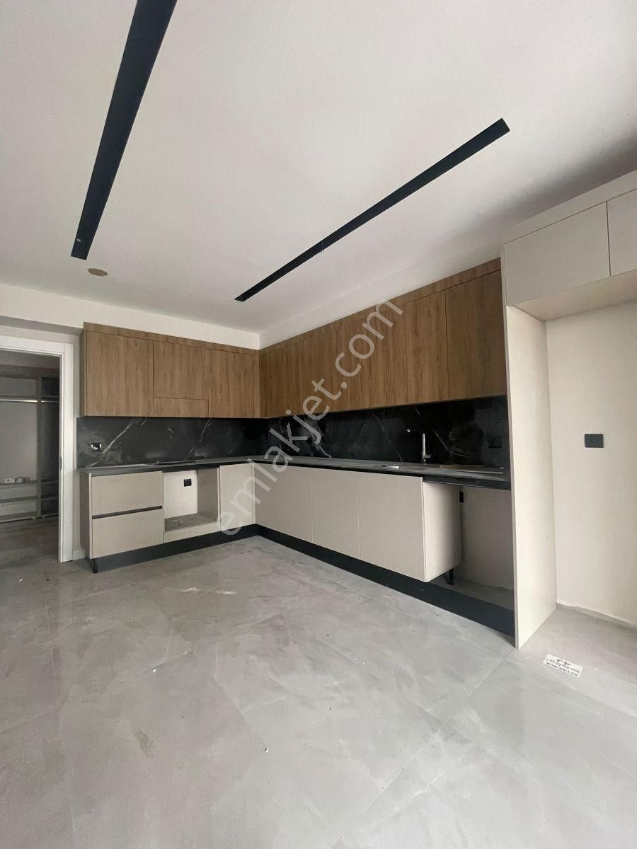 Gültepe Mahallesin'de 4+0 Lüks Geniş Daire