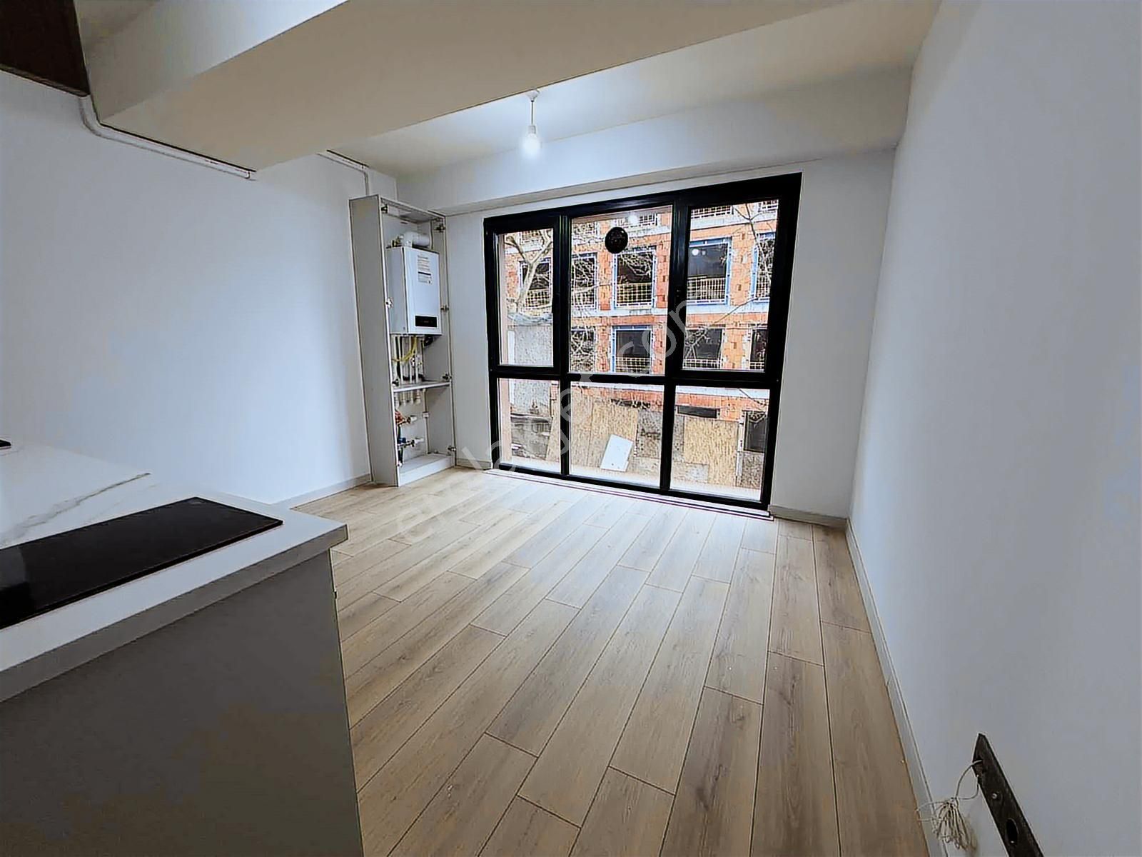 Abbasağa Da 1+1 Sıfır Lüx Ara Kat Kiralık Daire