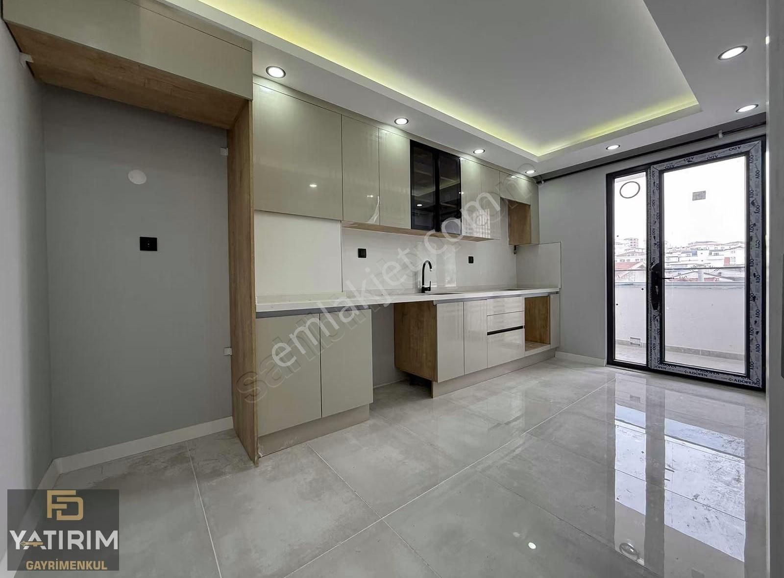 Bbağlarbaşı Mah.asansörlü 2+1 95m2 Lüks Ara Kat