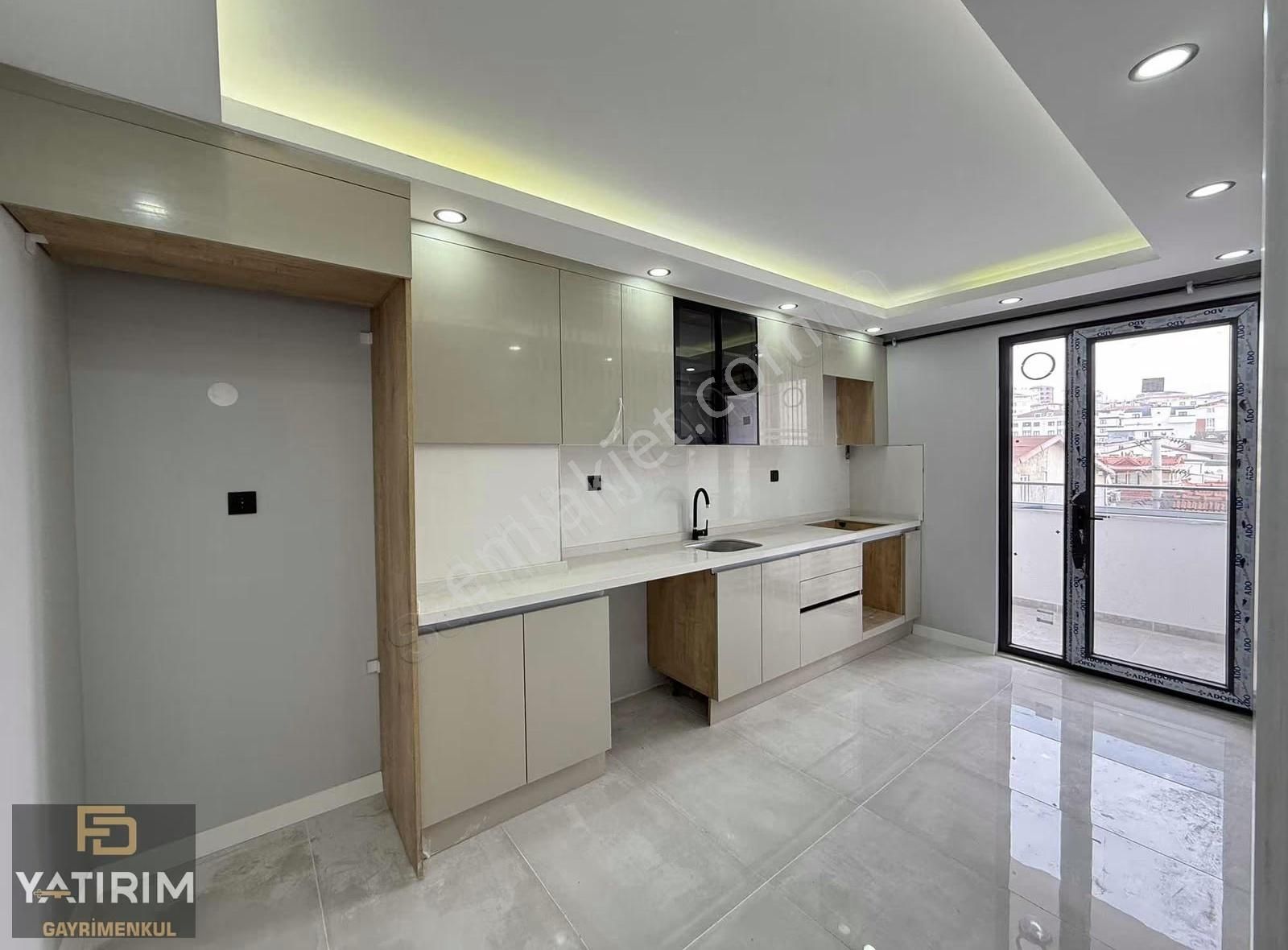 Bbağlarbaşı Mah.asansörlü 2+1 95m2 Lüks Ara Kat - Görsel 24