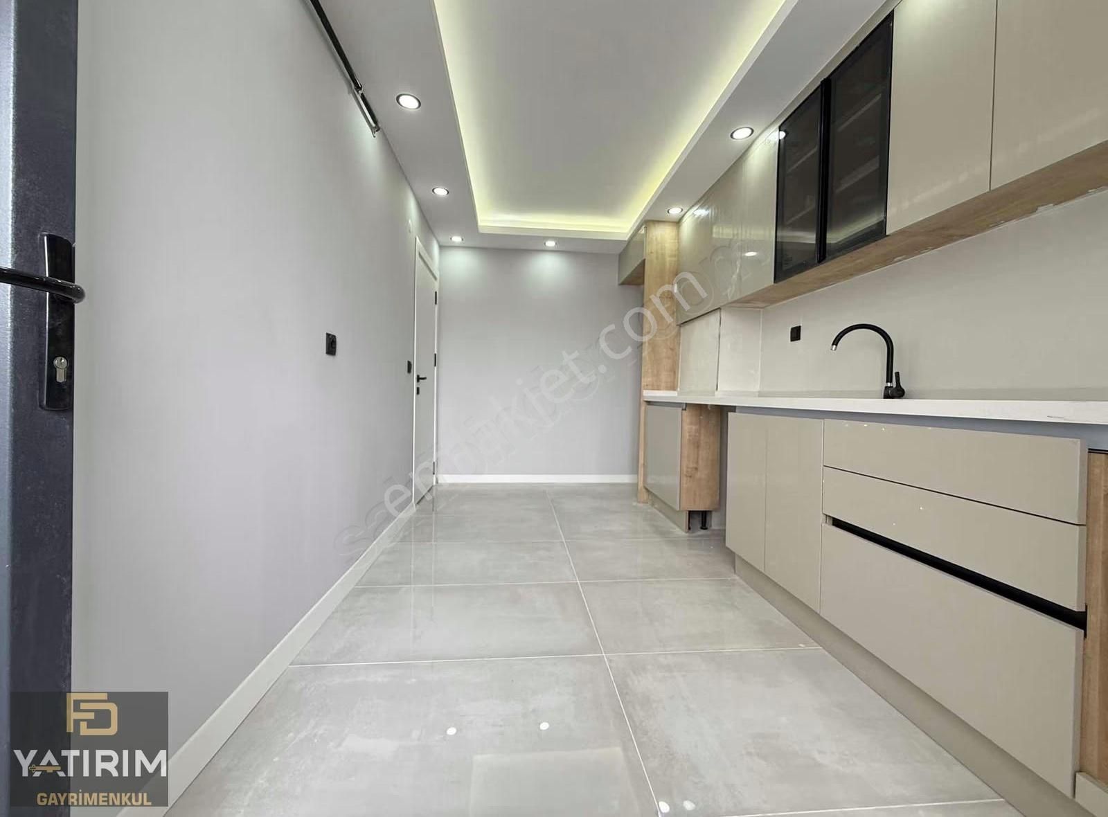 Bbağlarbaşı Mah.asansörlü 2+1 95m2 Lüks Ara Kat - Görsel 5