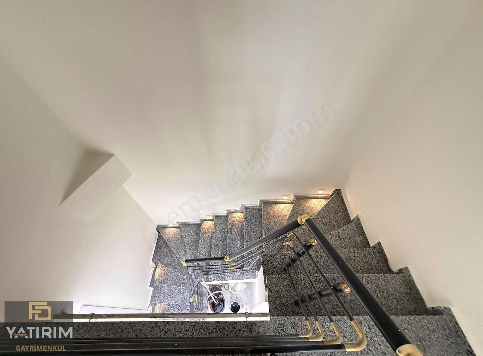 Tuzla Caddesi Üzeri Asansörlü Fırsat 4+1 190 M2 Çatı Dubleksi - Görsel 16