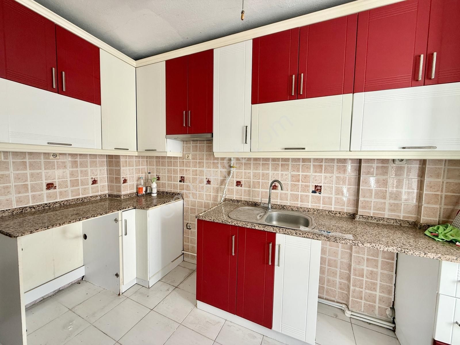 Çiğli'de Merkezi Konumda Kiralık 2+1 Daire - Görsel 3