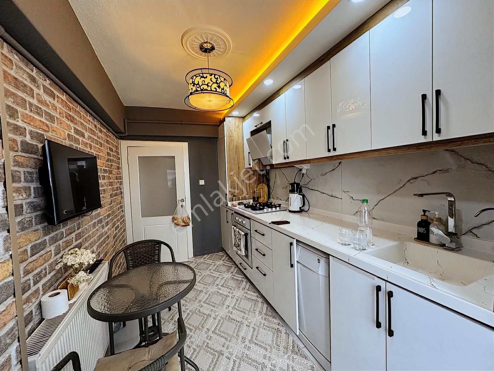Etimesgut Süvari'de Arakat Ön Cephe Lüks Yapılı 110m2 3+1 Daire - Görsel 7