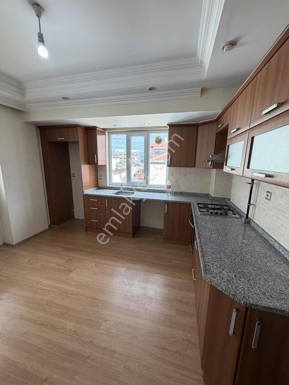 Zeytinköy Yüksektepe Market Yakını Ara Kat 3+1 180 M2 Kiralık ! - Görsel 5