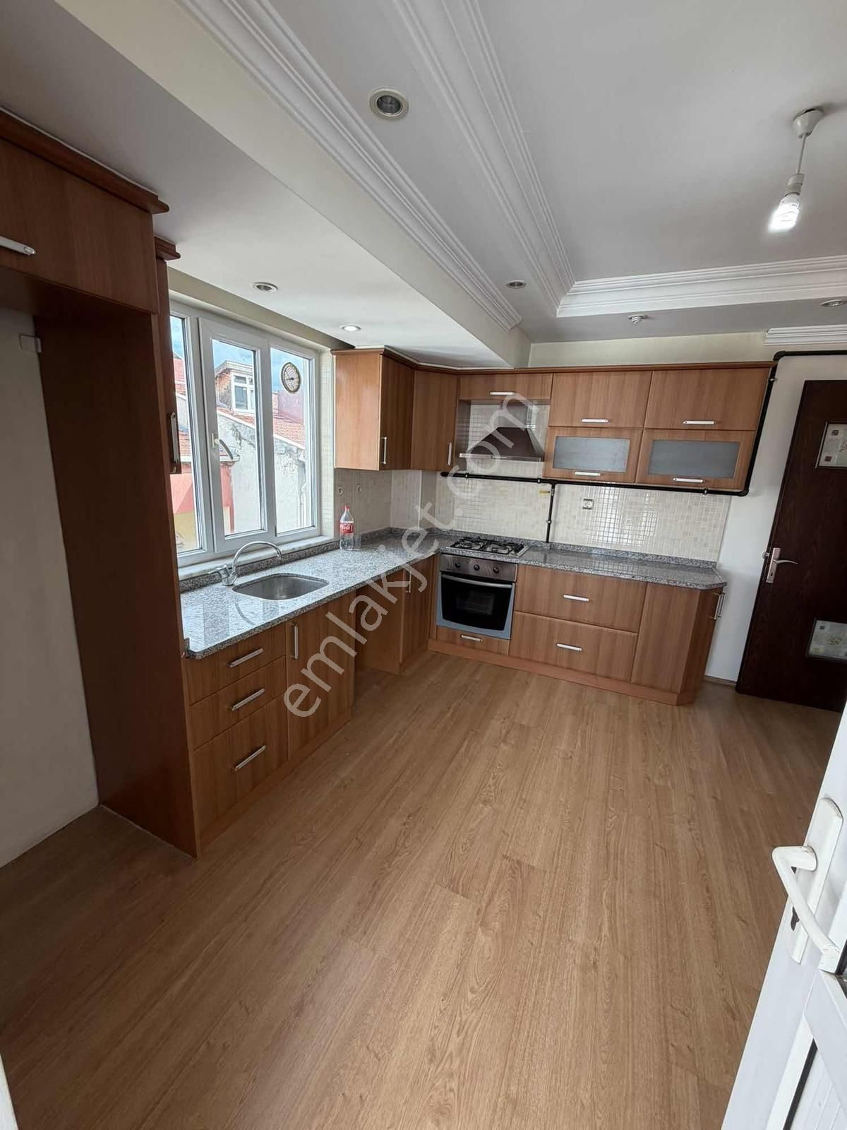 Zeytinköy Yüksektepe Market Yakını Ara Kat 3+1 180 M2 Kiralık ! - Görsel 3