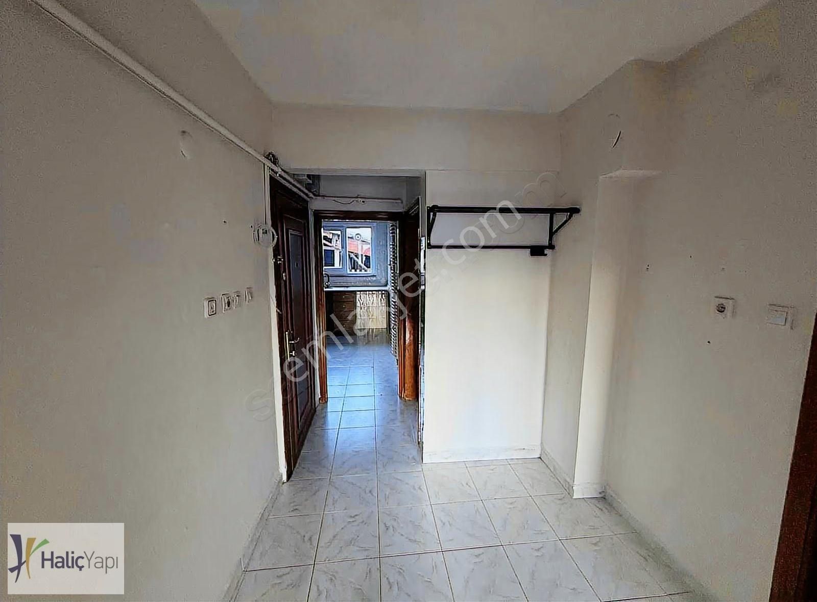 Feriköy Yayla Mahallesinde 2+1 Kiralık Geniş Daire - Görsel 3