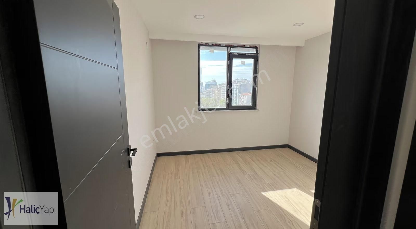 Via E-5 Residance Yüksek Kat Kiralık 1+1 Daire - Görsel 4