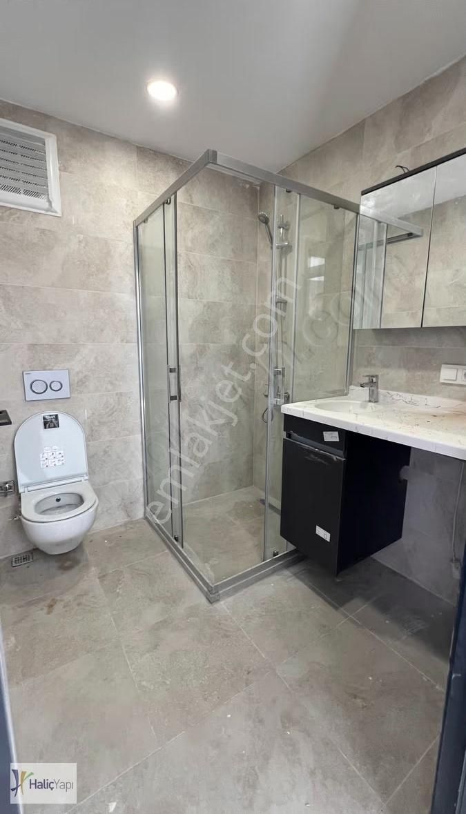 Via E-5 Residance Yüksek Kat Kiralık 1+1 Daire - Görsel 2