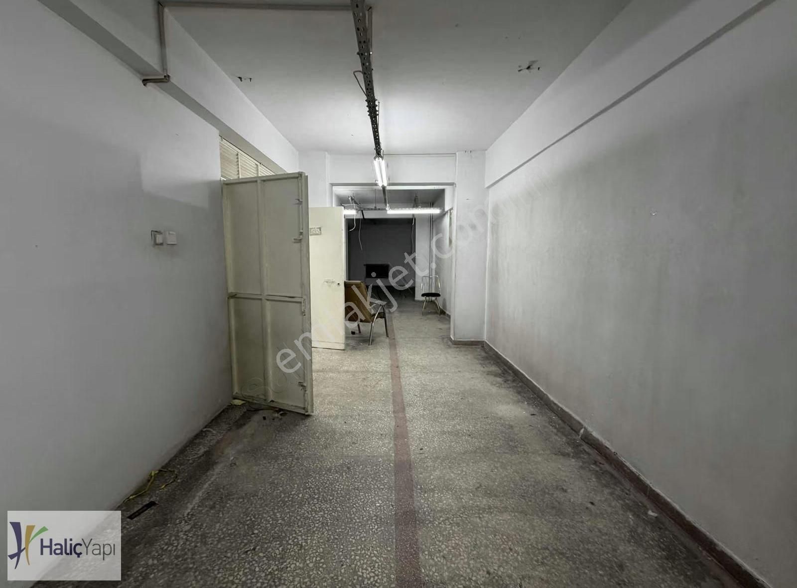 Nişantaşında Araç Girişli 420m2 Kiralık Depo - Görsel 7