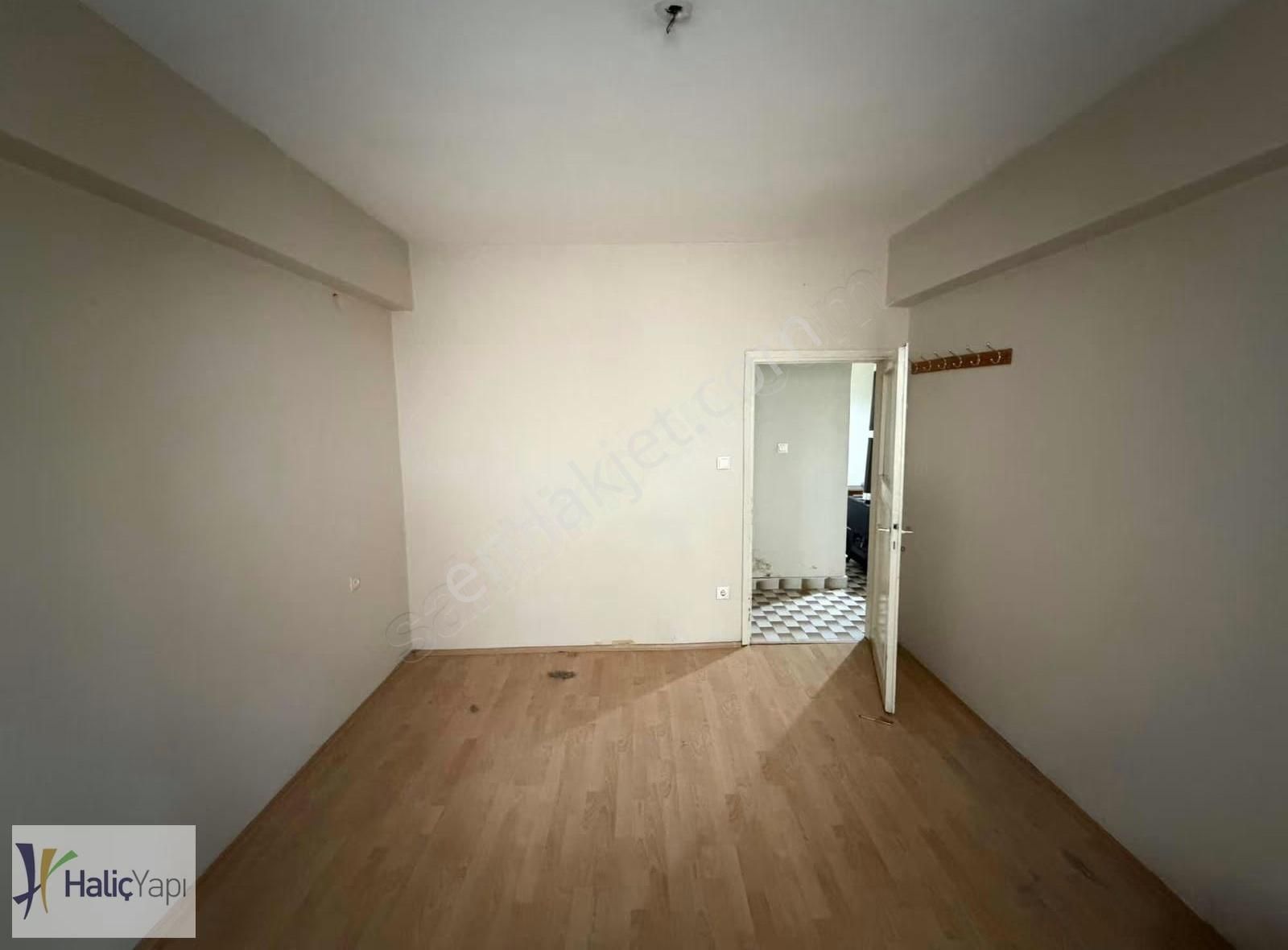 Gürselde Kısmi Eşyalı 2+1 Kiralık Daire - Görsel 14