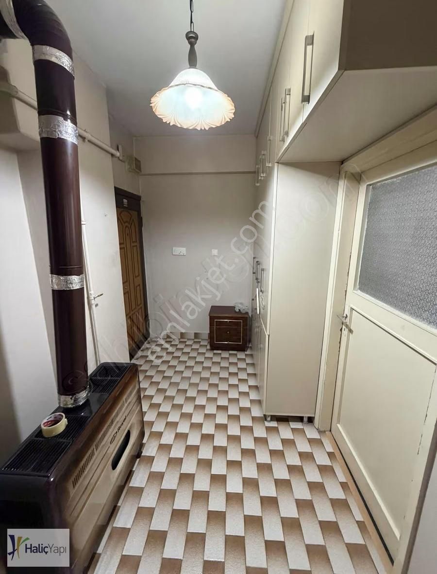 Gürselde Kısmi Eşyalı 2+1 Kiralık Daire - Görsel 21
