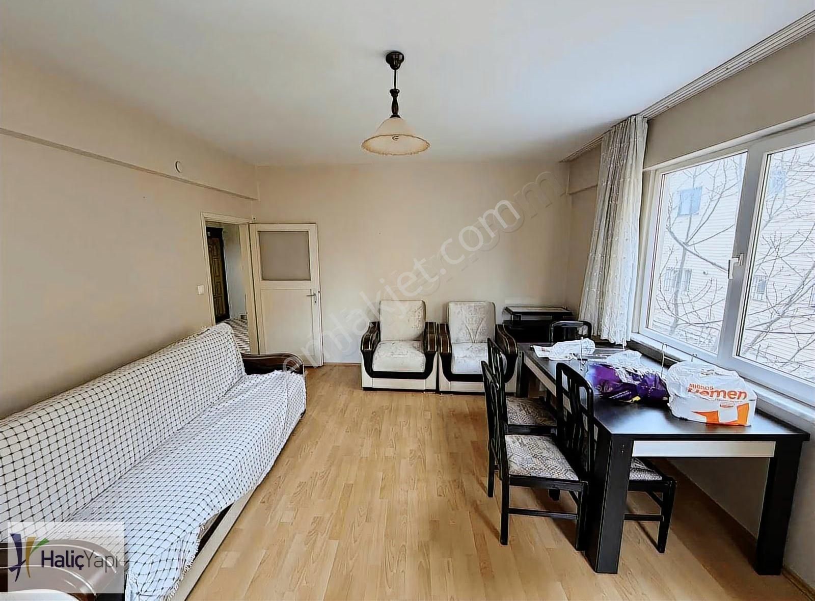 Gürselde Kısmi Eşyalı 2+1 Kiralık Daire - Görsel 16