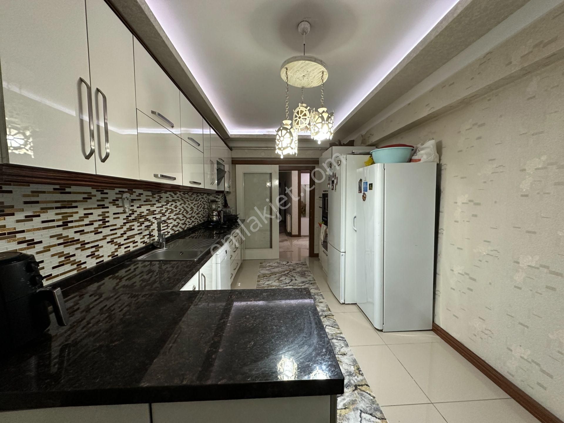 Kalecik Emlaktan Protokol Yol Yakını Modern Yapılı 4+1 195m² - Görsel 5