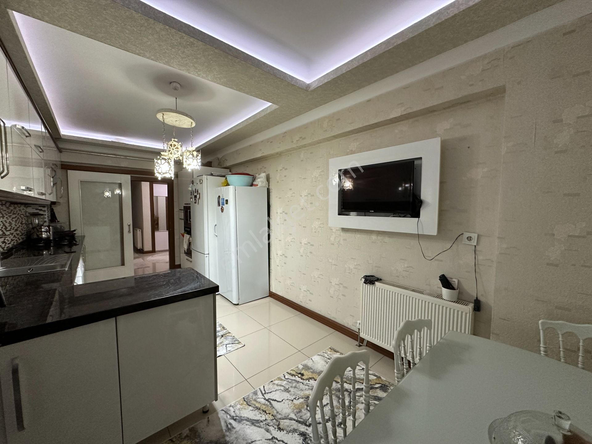 Kalecik Emlaktan Protokol Yol Yakını Modern Yapılı 4+1 195m² - Görsel 7
