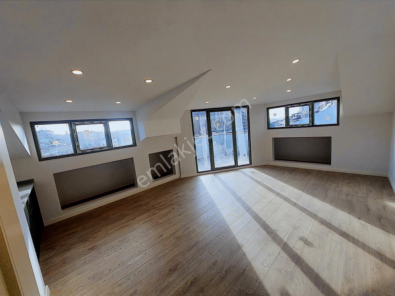 Üsküdar Merkeze Yakın Asansörlü Satılık Sıfır Dubleks 4+1 - Görsel 33