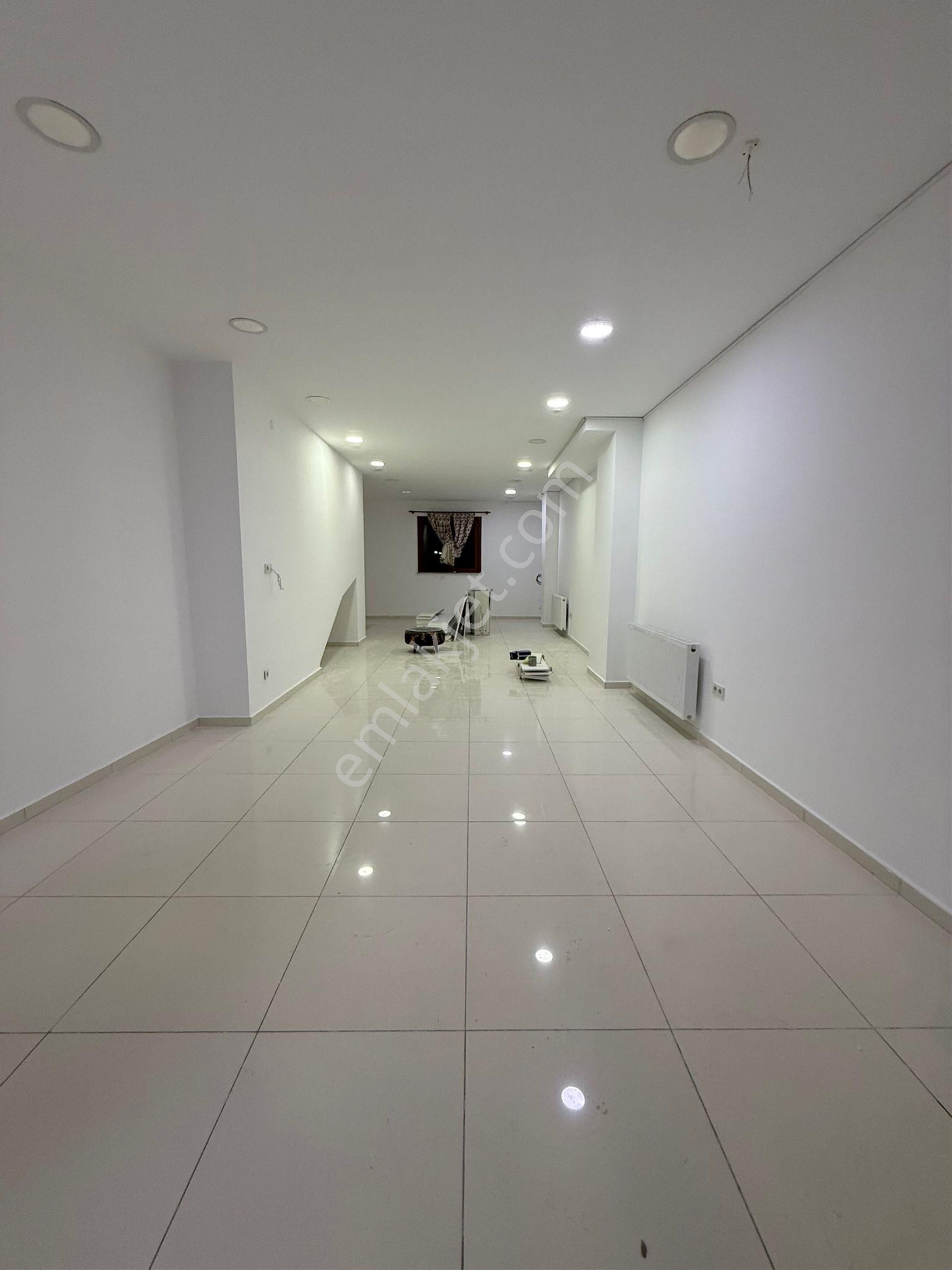 Mımar Sınan Caddesı'nde 220 M2 Kıralık Depolu Dükkan