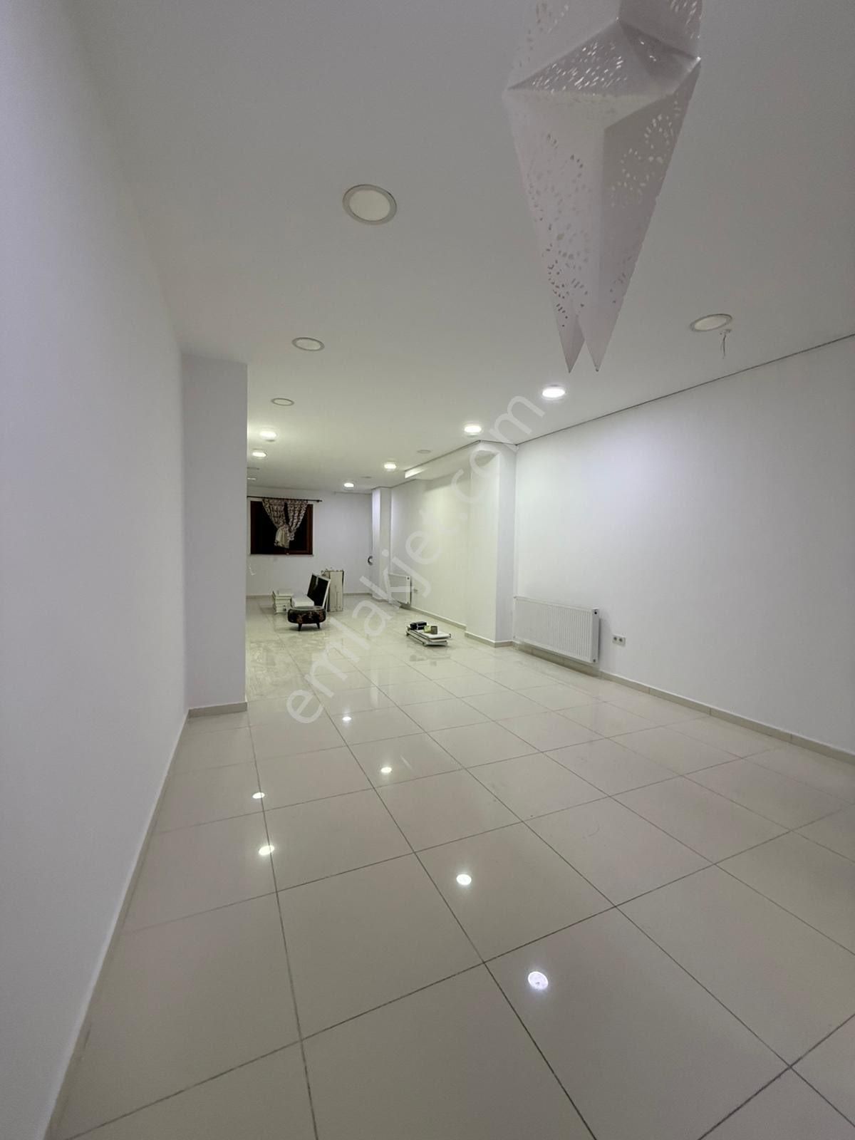 Mımar Sınan Caddesı'nde 220 M2 Kıralık Depolu Dükkan - Görsel 6