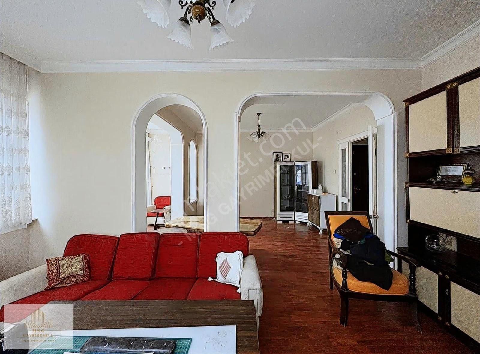 Msg'den Göztepe Stadyum Yanında 3+1 Ara Kat, Otoparklı Daire - Görsel 2