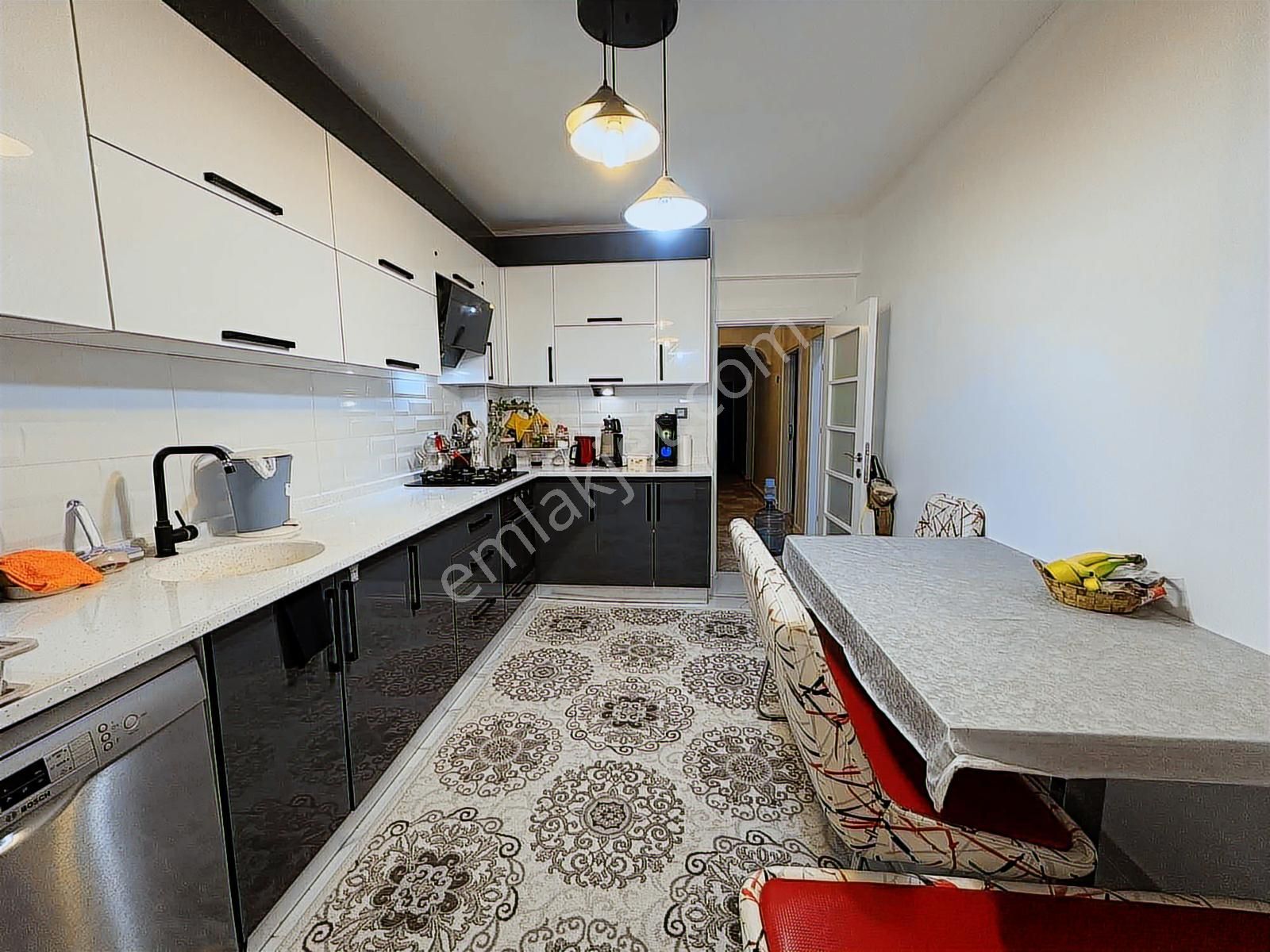 Göztepe Cadde Üzeri Satılık 3+1 Site İçerisinde Yapılı Daire - Görsel 4