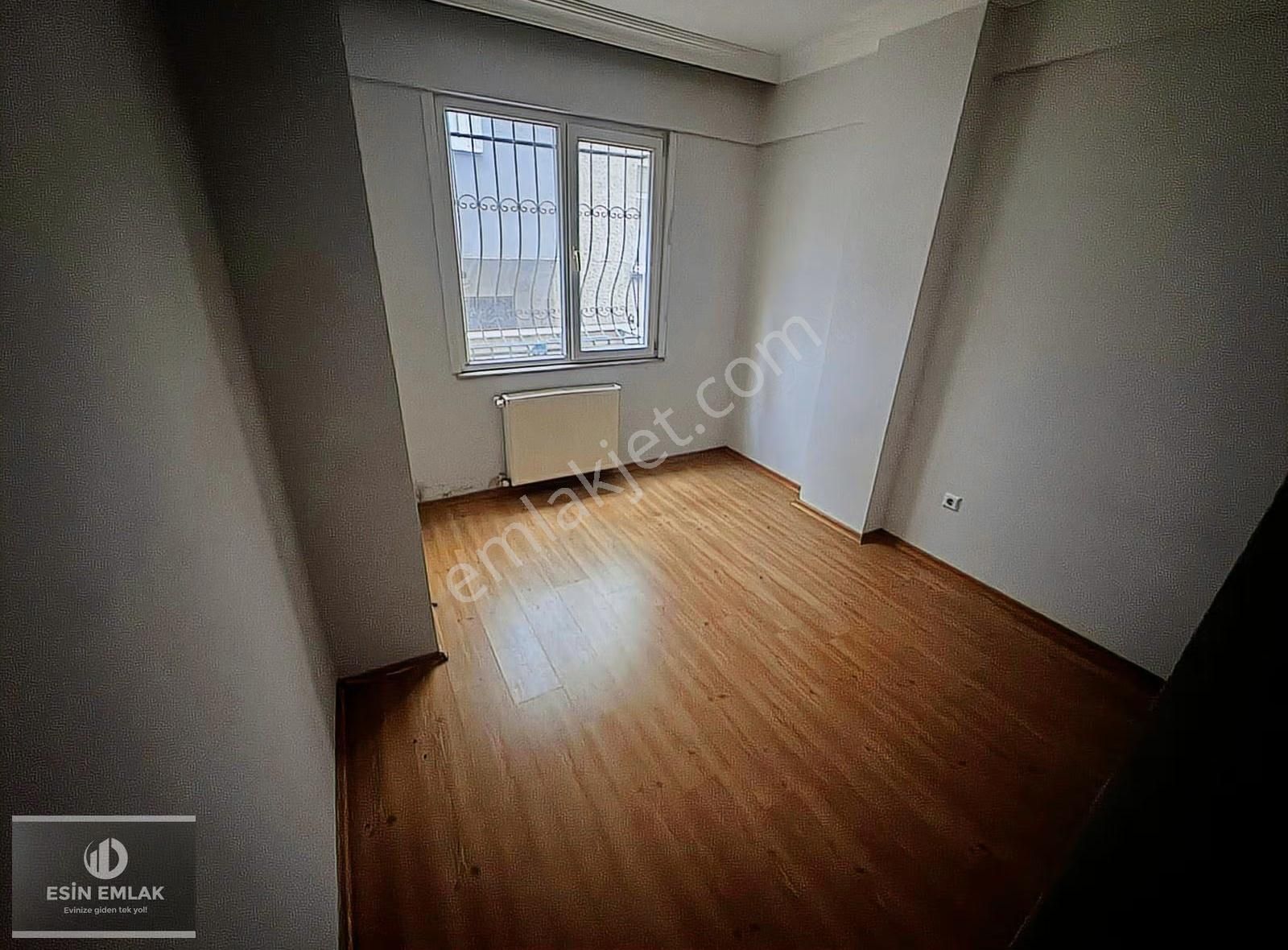 Kaynarca'da E5'e Yürüme Mesafesi Arakat Ferah Balkonlu 2+1 Daire - Görsel 2