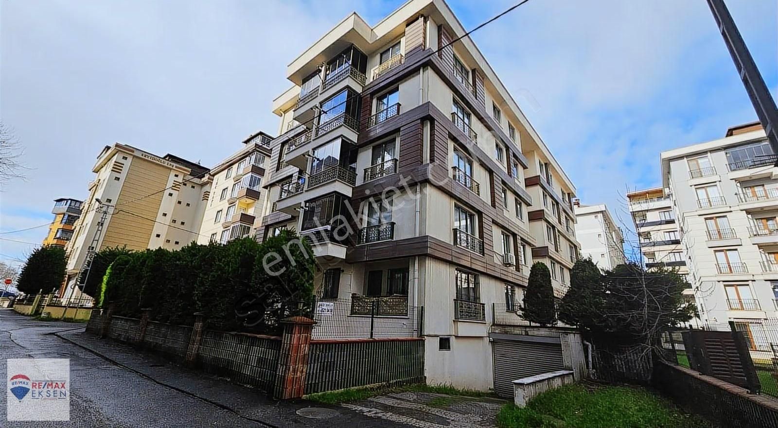 Çekmeköy Alemdağ 'da Kiralık Daire 113 M2 2+1 Site Konseptli