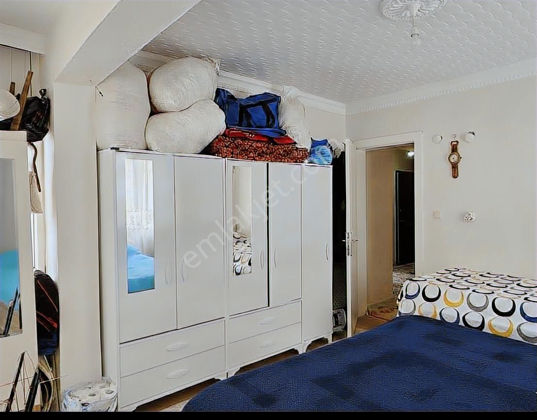 Lokasyon Avantajlı! Merkezde, Geniş 2+1 Ayrı Mutfaklı Balkonlu - Görsel 3