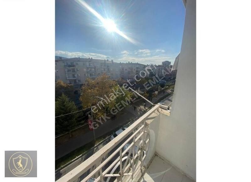 Çarşı Merkezinde Eşyalı Kiralık 2+1 Daire