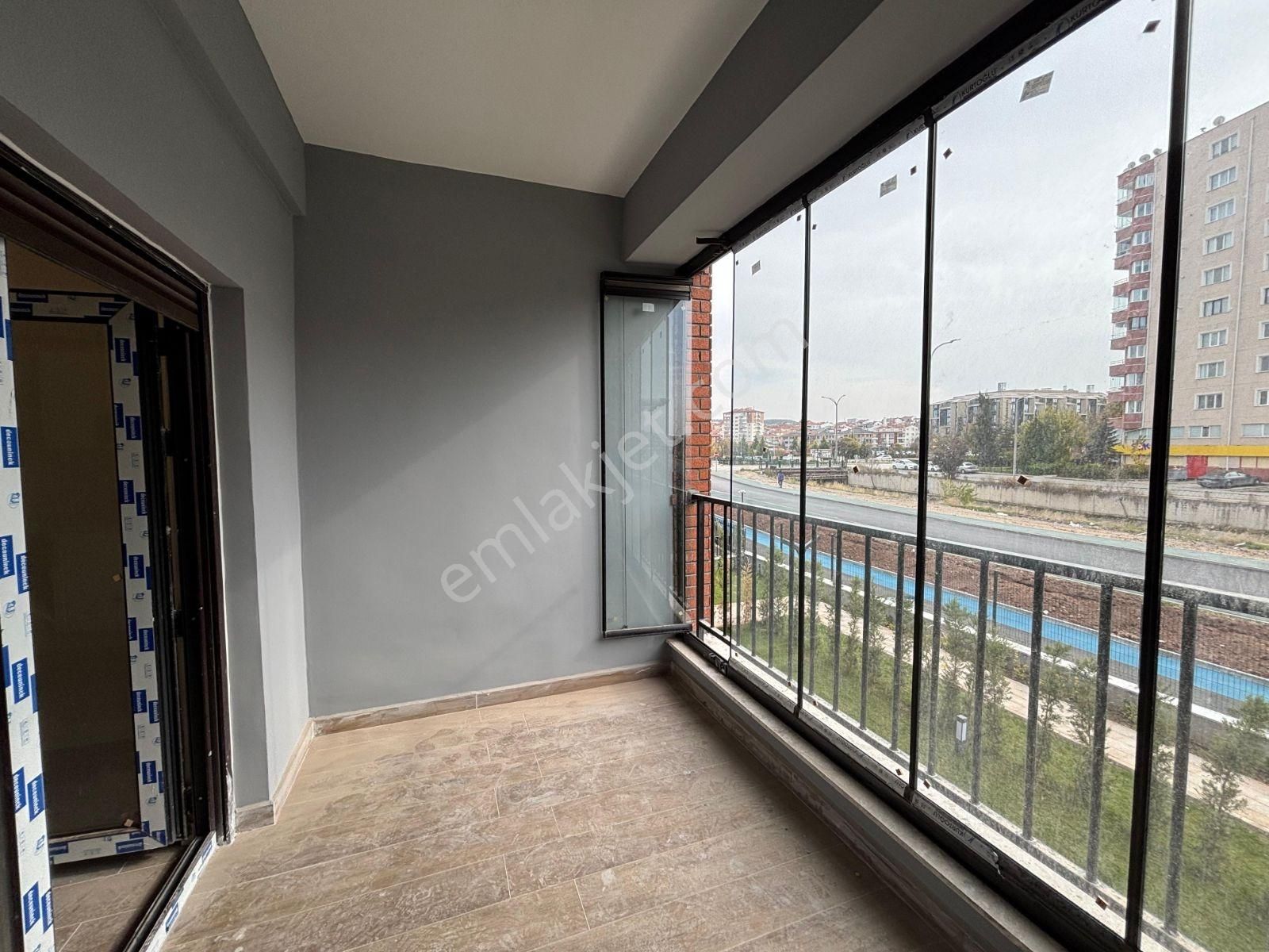 Bulvar Manzaralı Satılık Arakat 4+1 Daire - Görsel 28