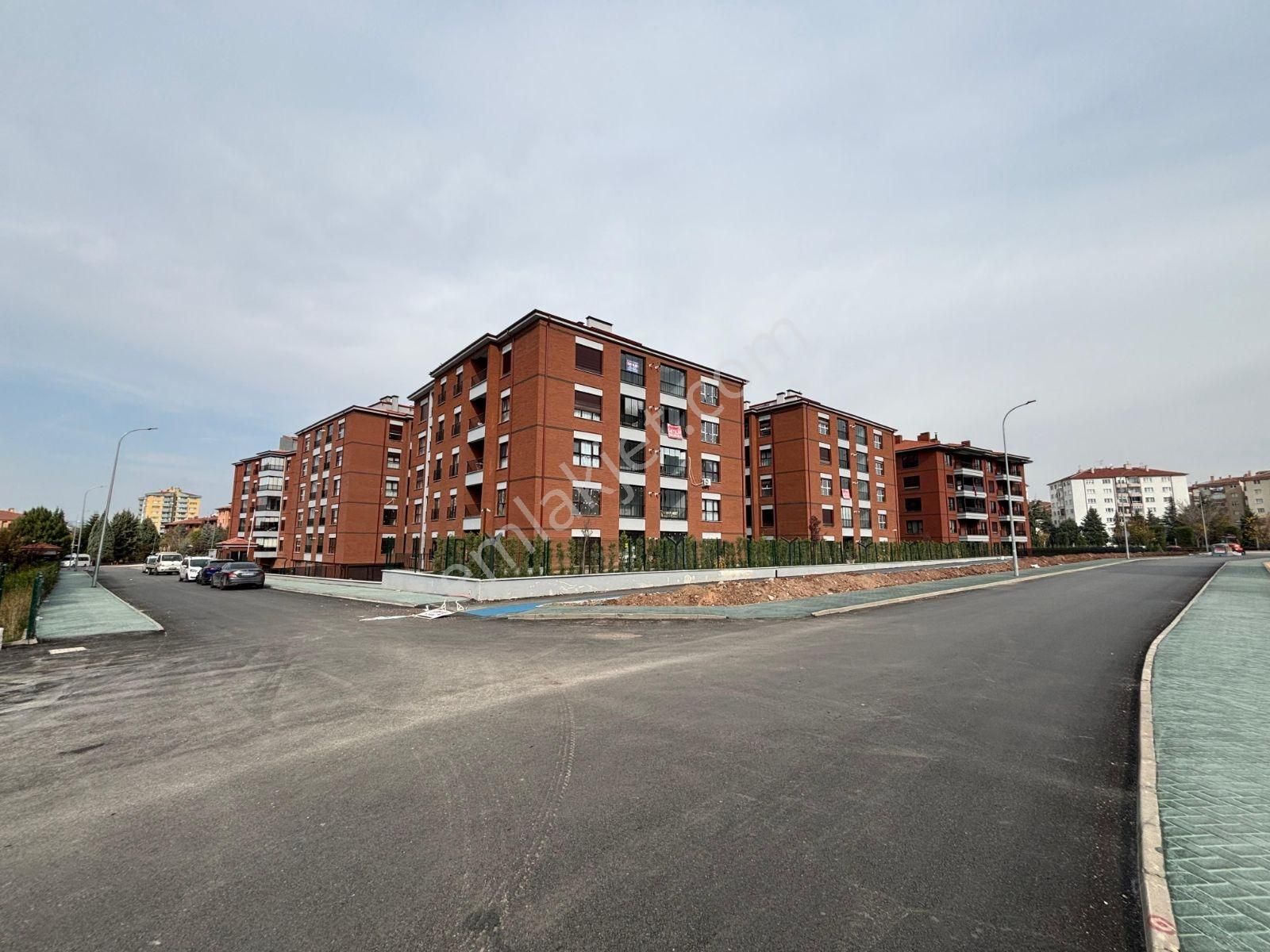 Bulvar Manzaralı Satılık Arakat 4+1 Daire - Görsel 27