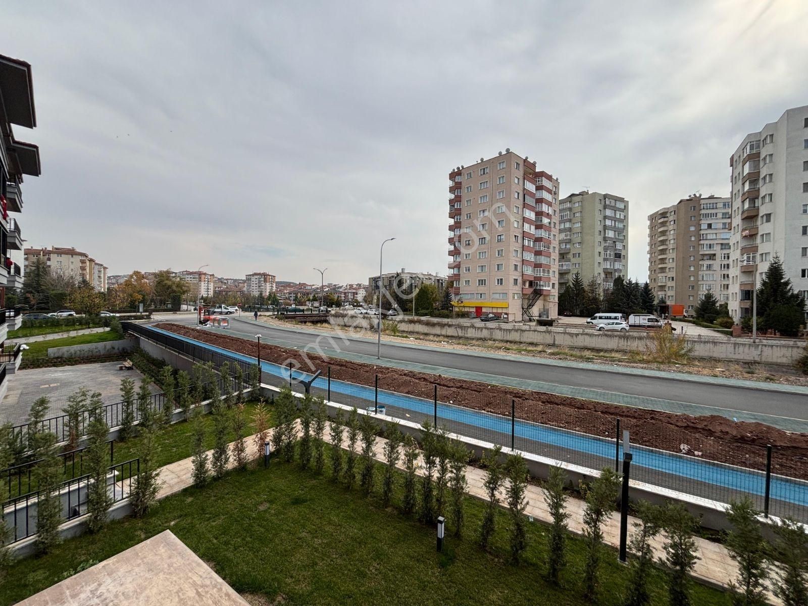 Bulvar Manzaralı Satılık Arakat 4+1 Daire - Görsel 14