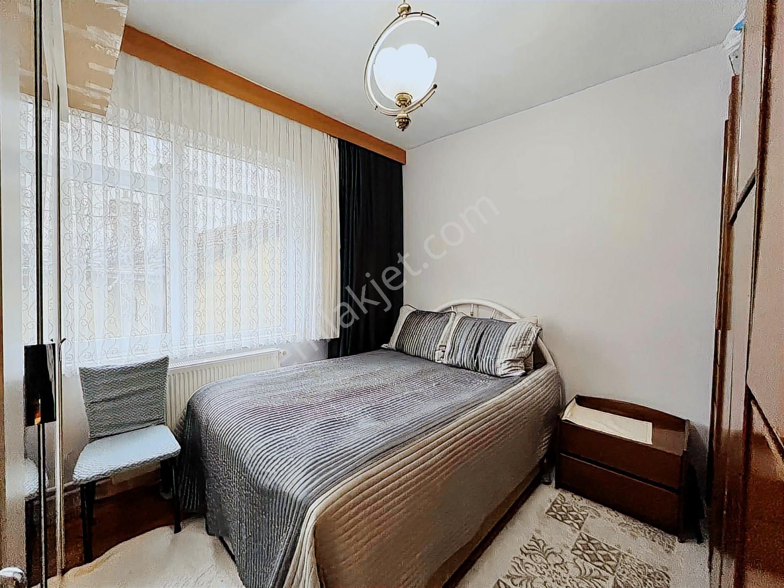 Gazi Mahallesinde Mükemmel Konumda 3+1 Fırsat Daire - Görsel 3