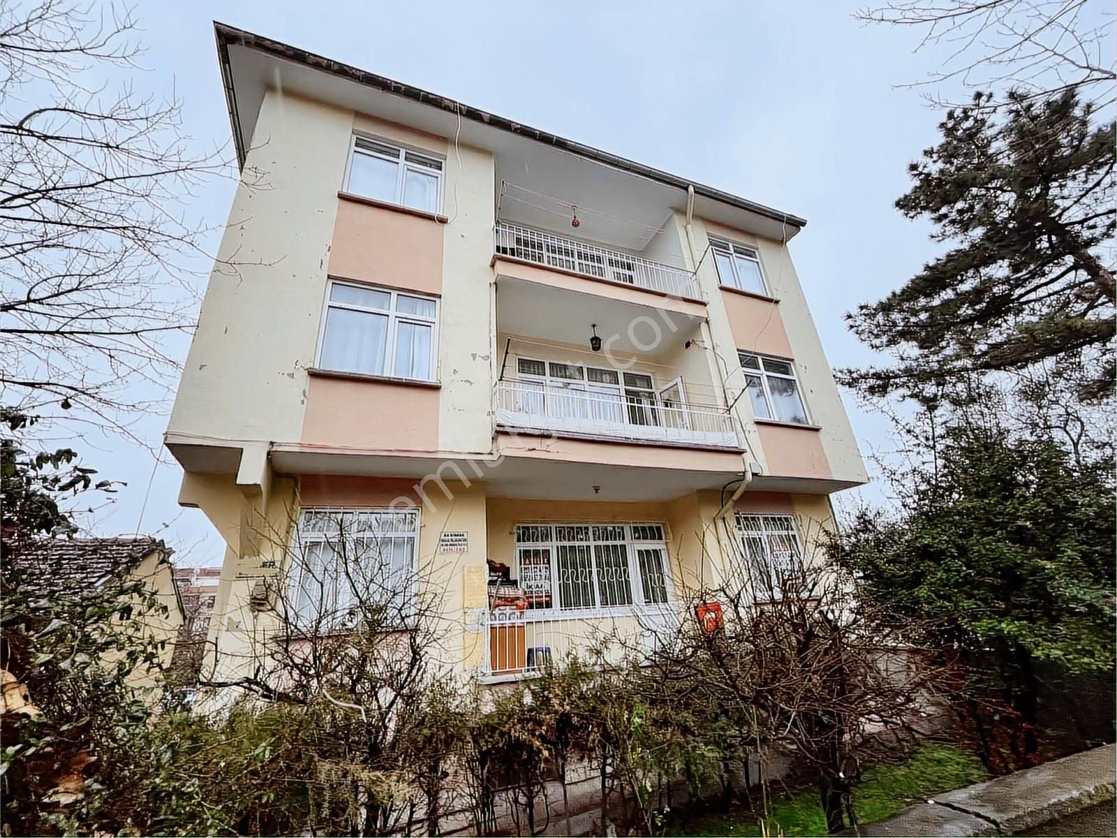 Gazi Mahallesinde Mükemmel Konumda 3+1 Fırsat Daire