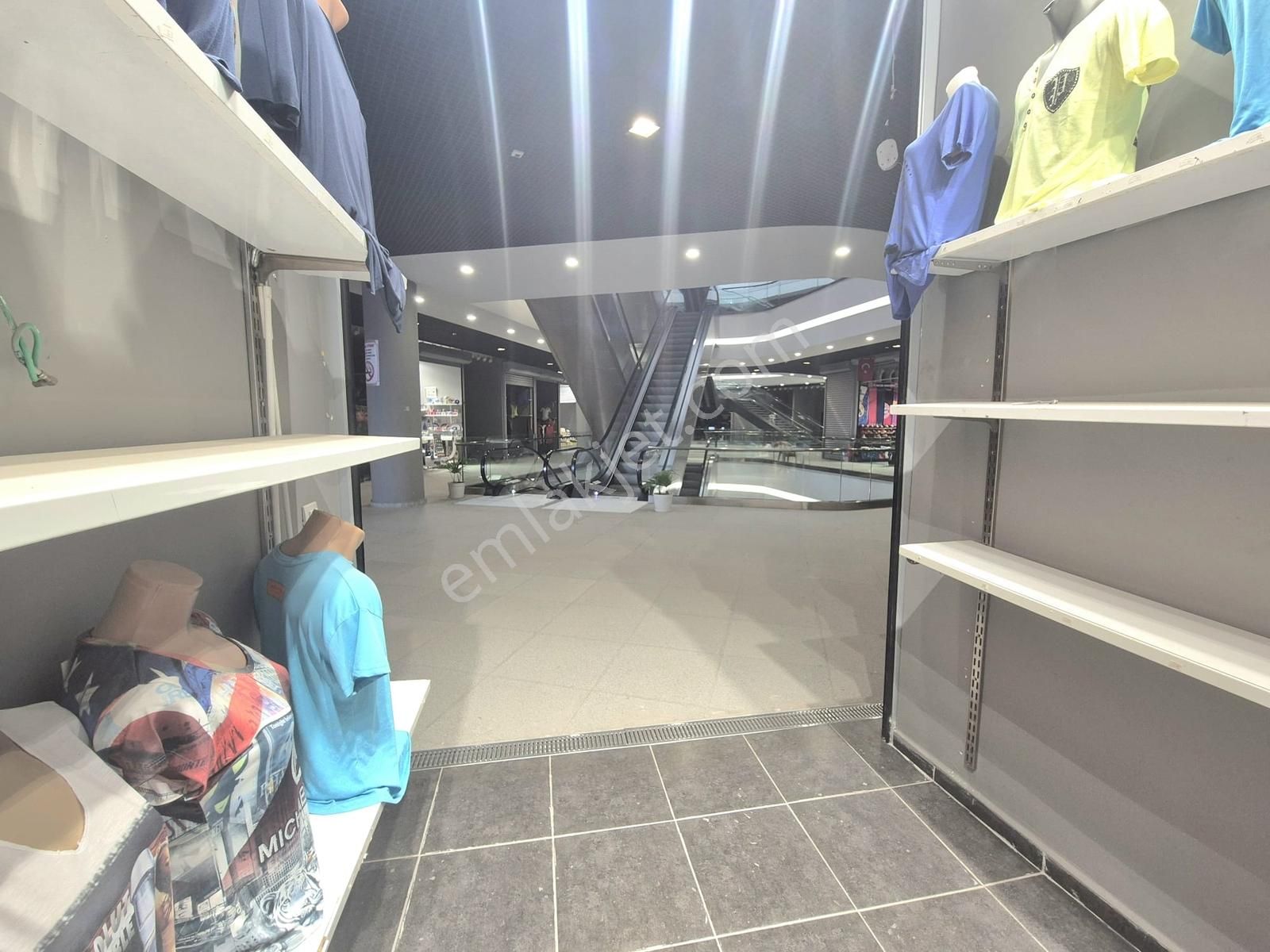 Doğugarajı Kültür Ve Ticaret Merkezinde Satlık Yatırımlık İşyeri - Görsel 26