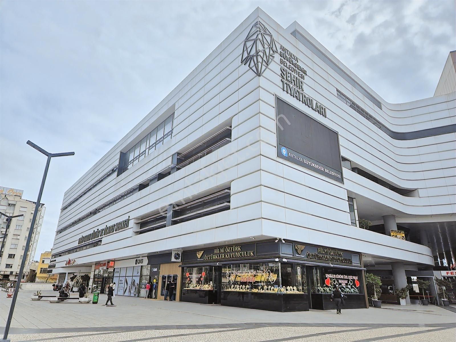 Doğugarajı Kültür Ve Ticaret Merkezinde Satlık Yatırımlık İşyeri