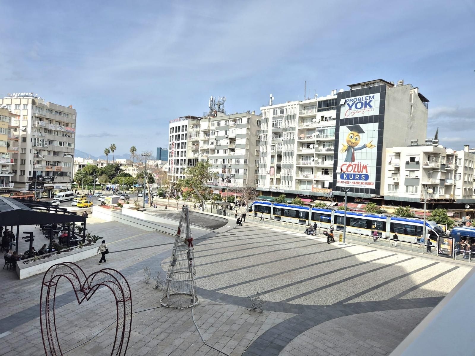 Doğugarajı Kültür Ve Ticaret Merkezinde Satlık Yatırımlık İşyeri - Görsel 8