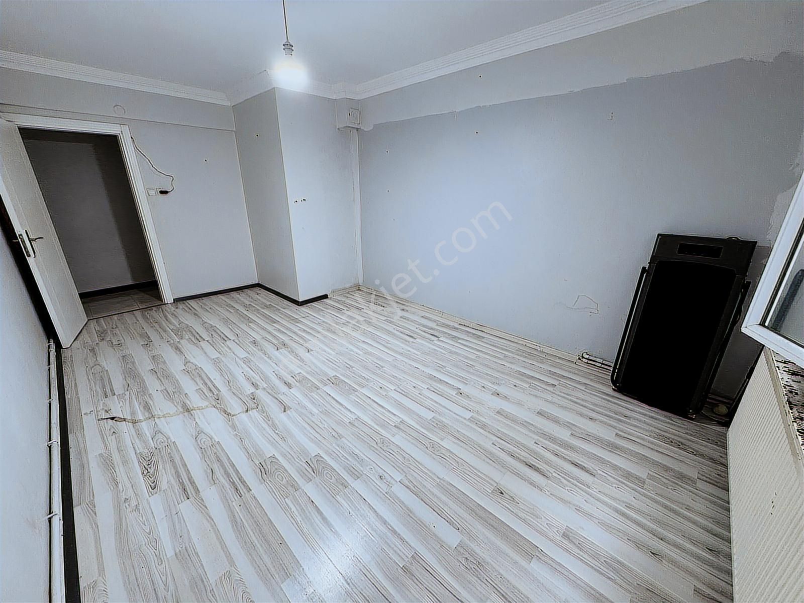 Silivri Alibey Mah. 3+1 Bahçe Kullanımlı Bakımlı Tadilatlı - Görsel 2