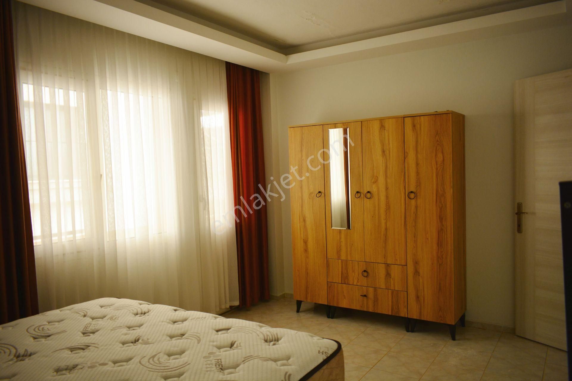 Urla Çeşmealtı'nda Denize Sıfır Binada Manzaralı Kiralık 1+1 Daire - Görsel 8