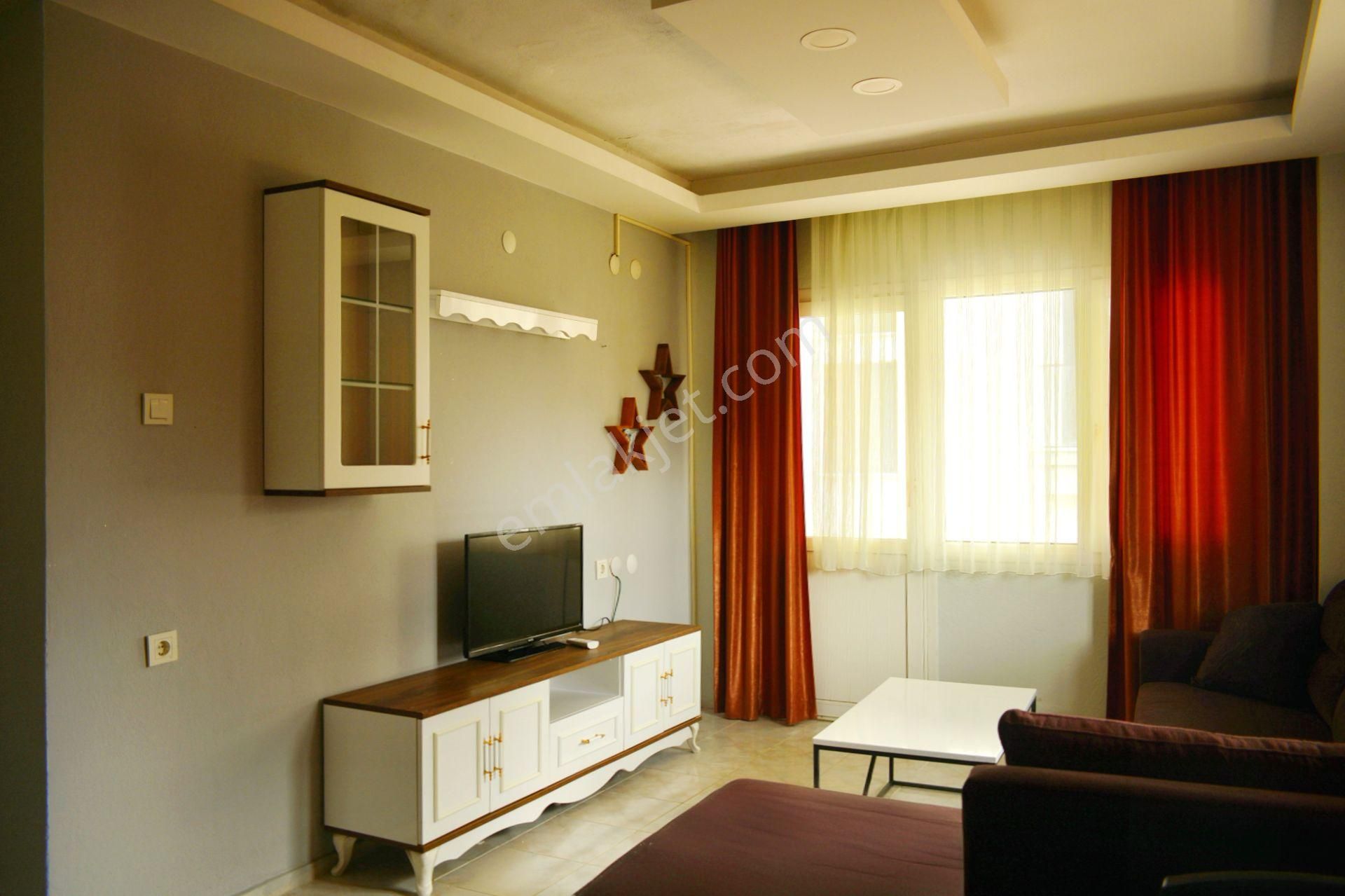 Urla Çeşmealtı'nda Denize Sıfır Binada Manzaralı Kiralık 1+1 Daire - Görsel 4