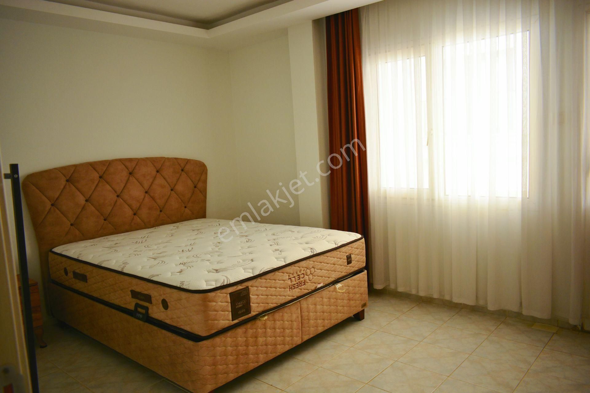 Urla Çeşmealtı'nda Denize Sıfır Binada Manzaralı Kiralık 1+1 Daire - Görsel 7