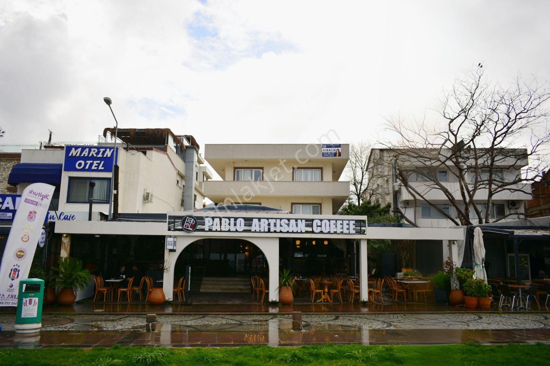 Urla Çeşmealtı'nda Denize Sıfır Binada Manzaralı Kiralık 1+1 Daire - Görsel 17