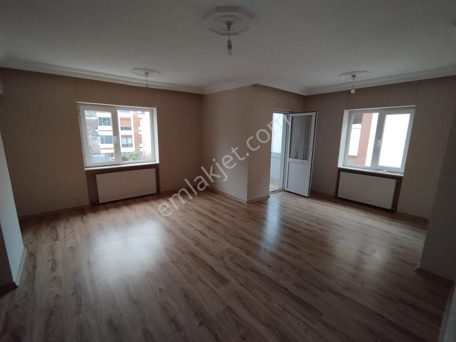 Çamlıca Ferah Mahallesi'nde 4+1 Kiralık Dubleks Daire - Görsel 11